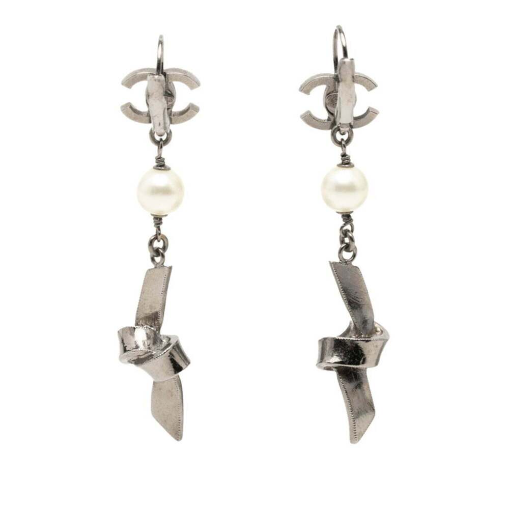 CHANEL Silver Pearl Logo Earrings - Picture 2 of 4